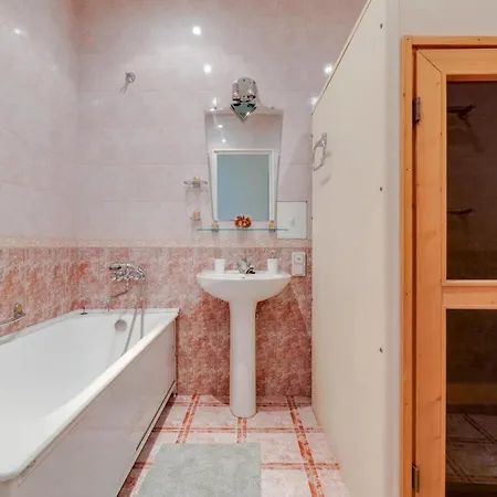 Appartamento Apartamenti I Gjere Me Saune Durrës