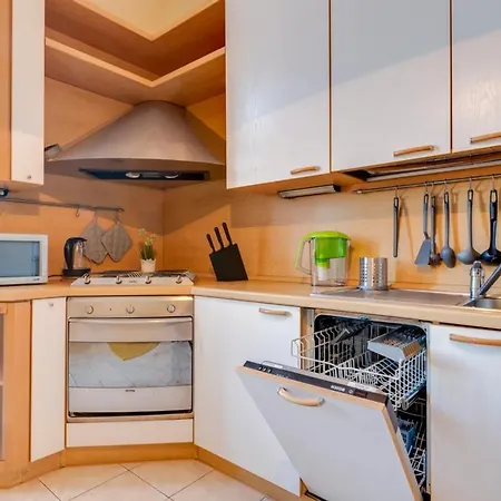 Apartamenti I Gjere Me Saune
