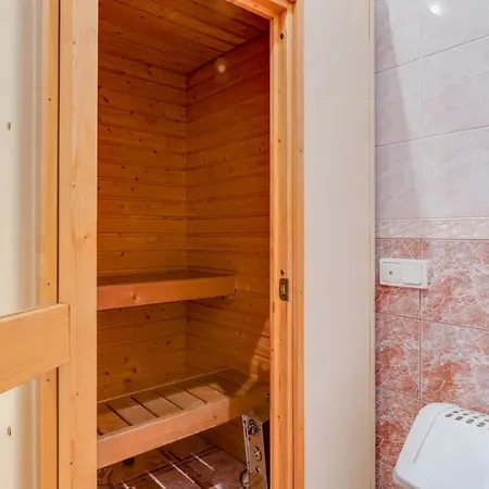 Apartamenti I Gjere Me Saune Appartamento